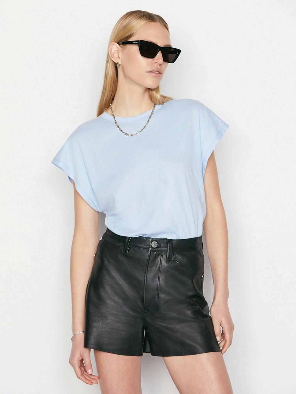 tee front view